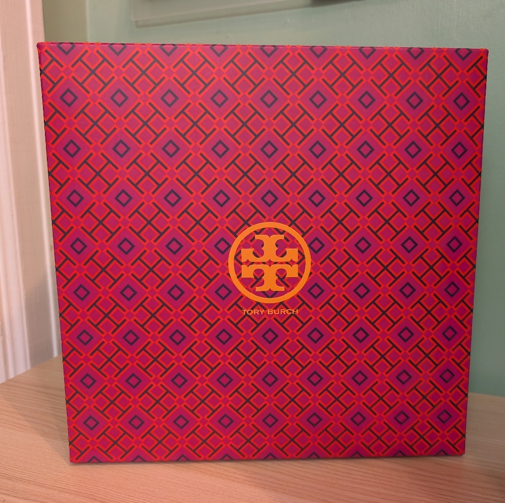 NIB Tory Burch Leather Blossom Boots - Picture 2 of 12